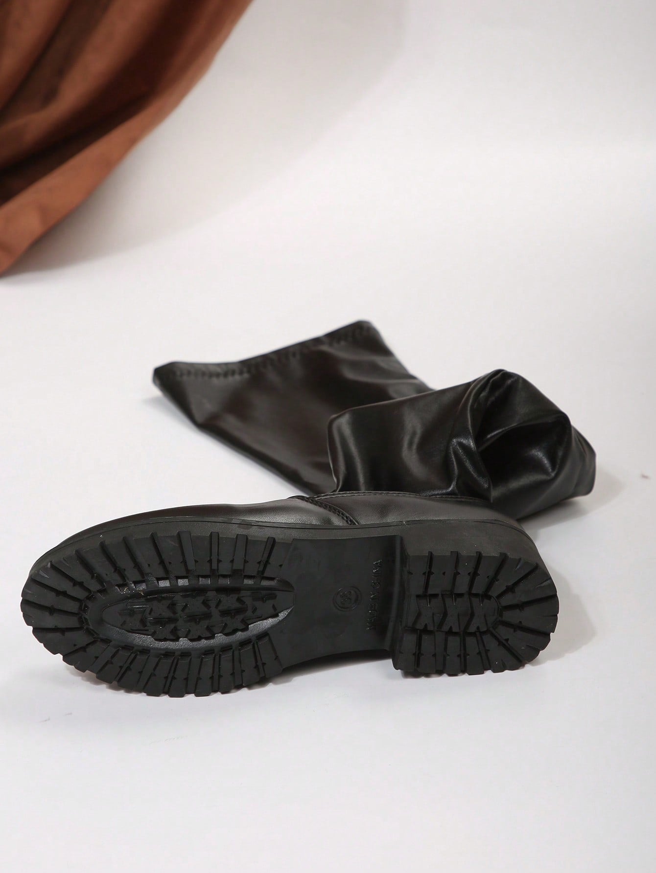 BOTAS DE PIEL SINTÉTICA