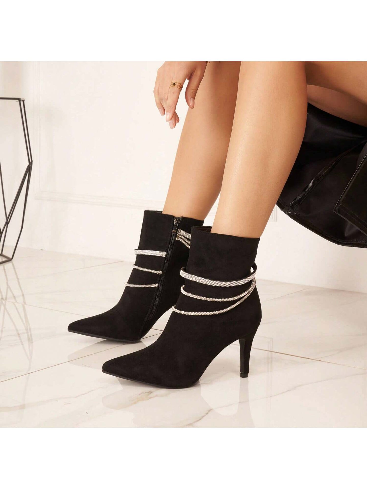 BOTINES DE PUNTA