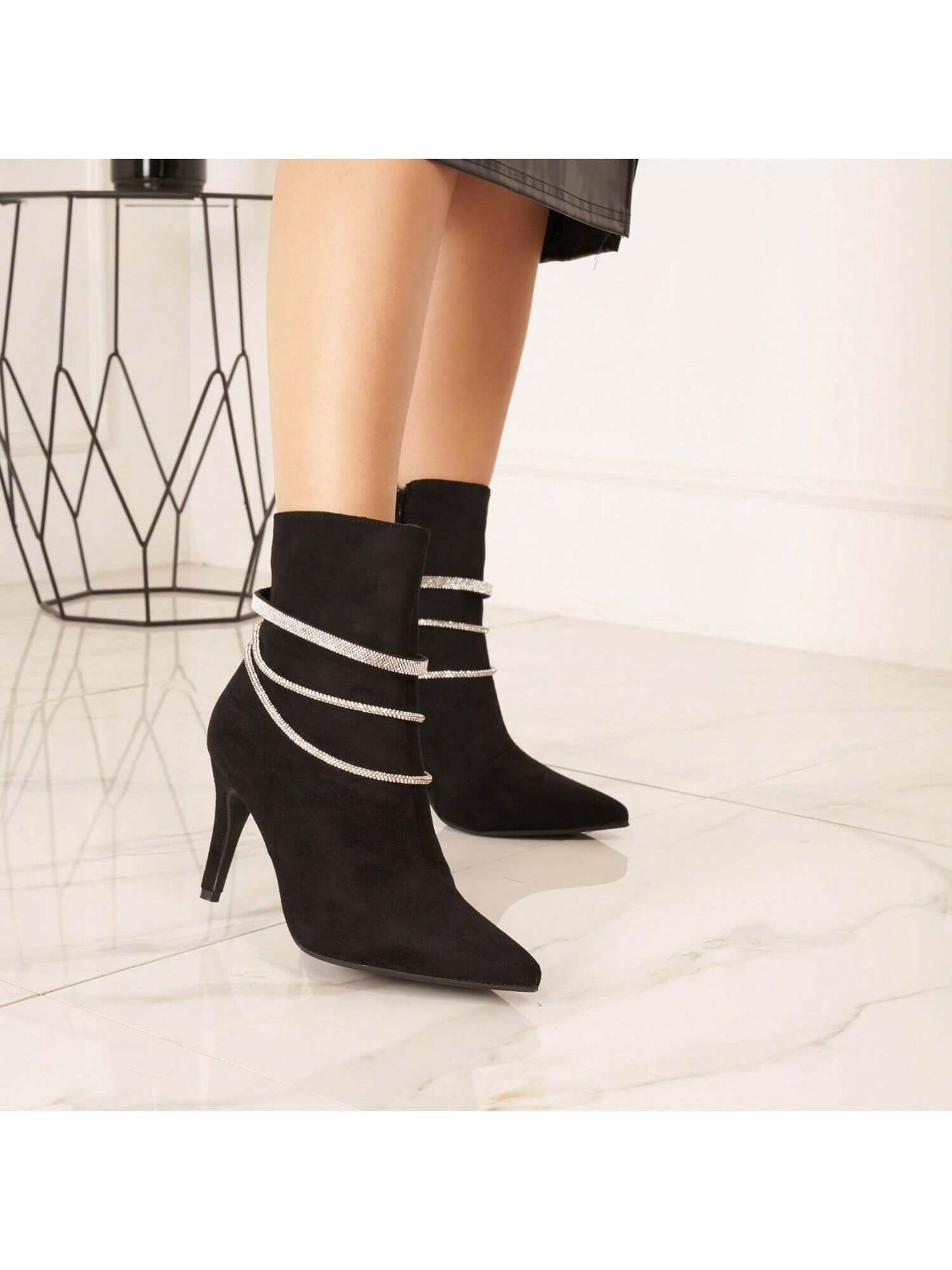 BOTINES DE PUNTA